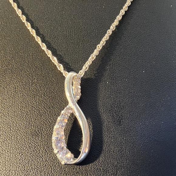 Avon Infinity Pendant Necklace with Sparkling Rhinestones - Picture 4 of 5